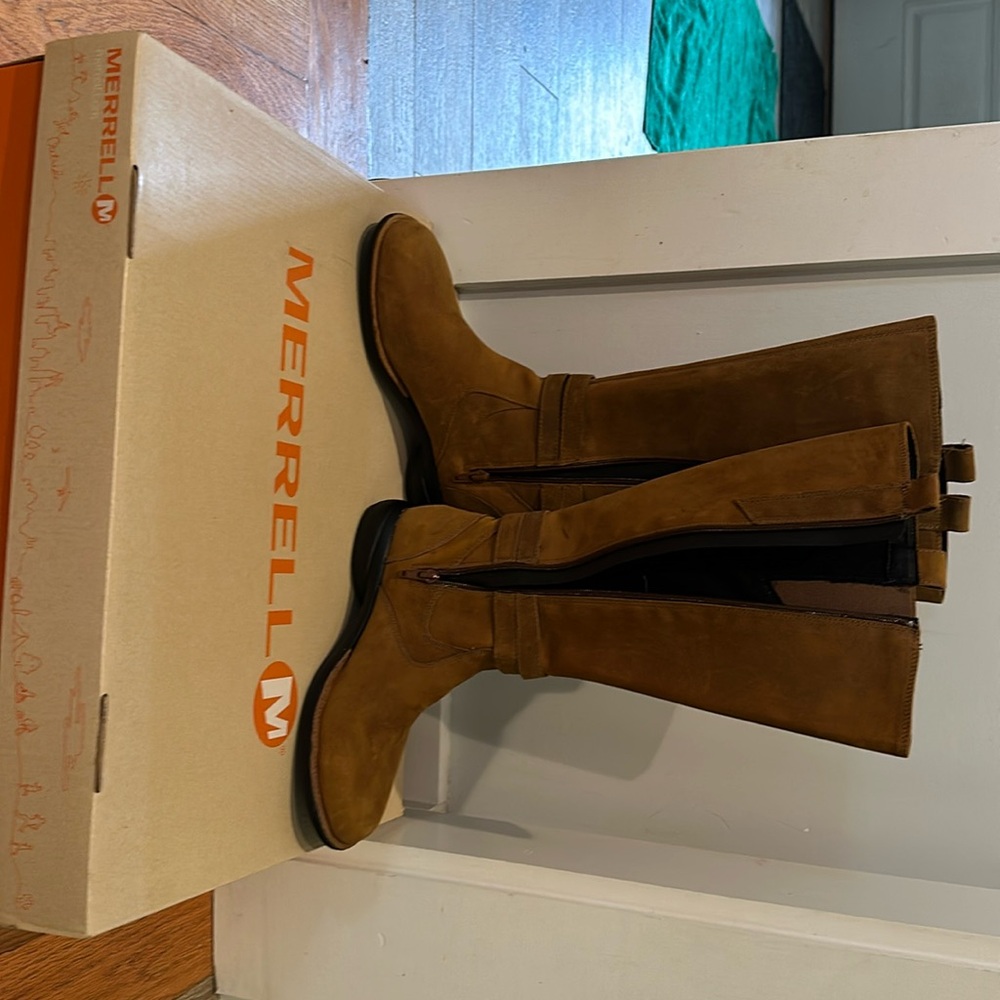 Brand new Merrill boots size 7